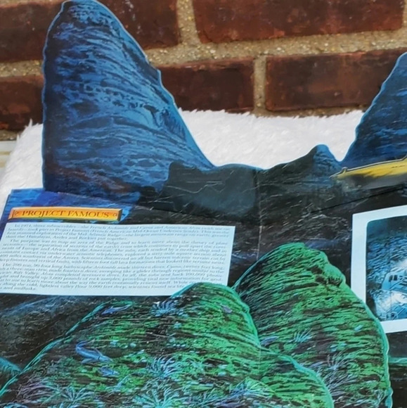 Vintage pop up‎ explorer book - Picture 3 of 6